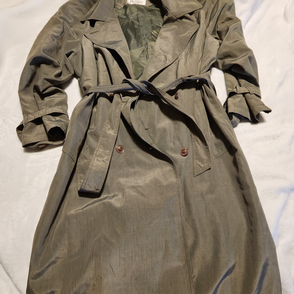 Cleo Petites Green Long Trench Coat, Long Sleeve,  Button & Tie Closure, Size 12